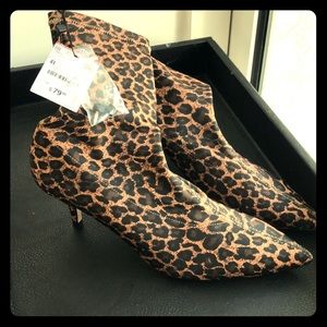 Zara NWT leopard print ankle boots. Stretch